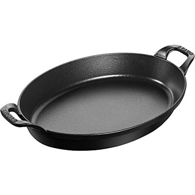 STAUB Ofenform/Servierplatte/Auflaufform, oval mit 2 Griffen, 32 cm, 2,2 L, Gusseisen, Für alle Herdarten inkl. Induktion & Backofen, stapelbar, Schwarz STAUB Ofenform/Servierplatte/Auflaufform, oval mit 2 Griffen, 32 cm, 2,2 L, Gusseisen, Für alle Herdarten inkl. Induktion & Backofen, stapelbar, Schwarz
