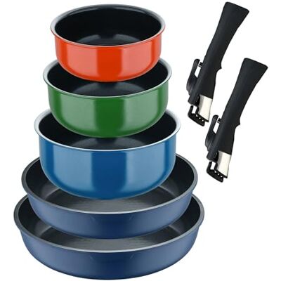 Bergner Set mit 2 Pfannen, Ø 22 x 26 cm, Aluminiumguss, Blau, 3 Töpfe Ø 16 x 18 x 20 cm, gepresstes Aluminium in 3 Farben + 2 abnehmbare Griffe Click&Cook Bergner Set mit 2 Pfannen, Ø 22 x 26 cm, Aluminiumguss, Blau, 3 Töpfe Ø 16 x 18 x 20 cm, gepresstes Aluminium in 3 Farben + 2 abnehmbare Griffe Click&Cook