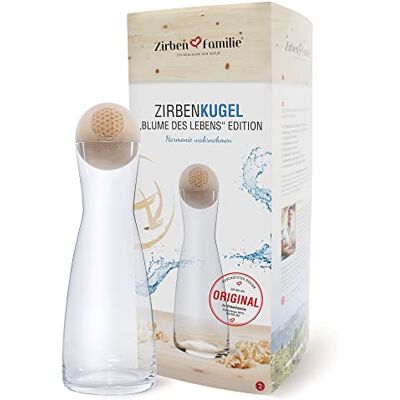 Zirben Familie ZirbenFamilie® ORIGINAL ZirbenKugel Set • 1 L SPIEGELAU • Blume des Lebens SPIEGELAU Kristallglaskaraffe • Kugel aus naturbelassenem Zirbenholz • Blume des Lebens Edition Zirben Familie ZirbenFamilie® ORIGINAL ZirbenKugel Set • 1 L SPIEGELAU • Blume des Lebens SPIEGELAU Kristallglaskaraffe • Kugel aus naturbelassenem Zirbenholz • Blume des Lebens Edition