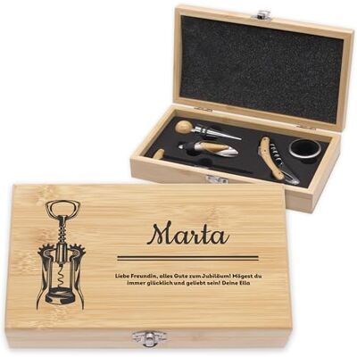 LAUBLUST Weinöffner Set Personalisiert 5er Weinzubehörset als Sommelier Set Flaschenöffner Wein Zubehör mit Holz Geschenkbox Personalisierte Geschenke für Männer mit Korkenzieher & Thermometer LAUBLUST Weinöffner Set Personalisiert 5er Weinzubehörset als Sommelier Set Flaschenöffner Wein Zubehör mit Holz Geschenkbox Personalisierte Geschenke für Männer mit Korkenzieher & Thermometer