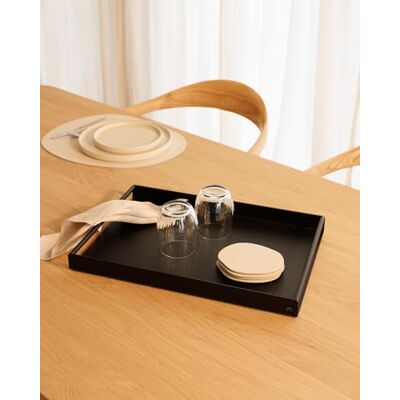 M Metallbude Metallbude Serviertablett DAVA Schwarz Minimalistisches Serviertablett aus pulverbeschichtetem Metall 45x30x4 cm M Metallbude Metallbude Serviertablett DAVA Schwarz Minimalistisches Serviertablett aus pulverbeschichtetem Metall 45x30x4 cm