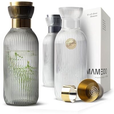 MAMEIDO Wasserkaraffe mit Ausgießer & Sieb 1,5 l (Smoke Gold) aus mundgeblasenem, geriffeltem Kristallglas in edler Optik mit tropffreiem Ausgießer – Karaffe zum Verschenken MAMEIDO Wasserkaraffe mit Ausgießer & Sieb 1,5 l (Smoke Gold) aus mundgeblasenem, geriffeltem Kristallglas in edler Optik mit tropffreiem Ausgießer – Karaffe zum Verschenken