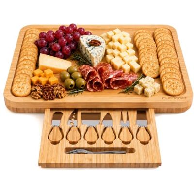 Nutrichef Bambus Käsebrett Set 44,5 x 32,8 cm mit Schublade – Rechteckiges Charcuterie Brett mit 6 Käsemessern, Servierplatte für Antipasti, Buffet und Dinnerparty Nutrichef Bambus Käsebrett Set 44,5 x 32,8 cm mit Schublade – Rechteckiges Charcuterie Brett mit 6 Käsemessern, Servierplatte für Antipasti, Buffet und Dinnerparty