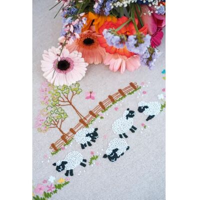 Vervaco Stickpackung Tischdecke Set Erwachsene Vorgedruckt SCHAFE AUF DER WIESE Stickdecken Vorgezeichnet Decke Sticken Stickpackung Plattstich 72 x 72 cm Stoff zum Sticken Kreatives Geschenk Vervaco Stickpackung Tischdecke Set Erwachsene Vorgedruckt SCHAFE AUF DER WIESE Stickdecken Vorgezeichnet Decke Sticken Stickpackung Plattstich 72 x 72 cm Stoff zum Sticken Kreatives Geschenk