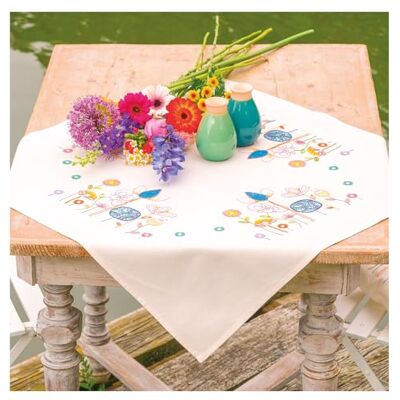 Vervaco Stickpackung Tischdecke Set Erwachsene Vorgedruckt STILVOLLE BLUMEN Stickdecken Vorgezeichnet Decke Sticken Stickpackung Plattstich 72 x 72 cm Stoff zum Sticken Kreatives Geschenk Vervaco Stickpackung Tischdecke Set Erwachsene Vorgedruckt STILVOLLE BLUMEN Stickdecken Vorgezeichnet Decke Sticken Stickpackung Plattstich 72 x 72 cm Stoff zum Sticken Kreatives Geschenk
