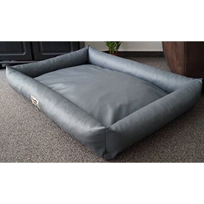 Hundebettenmanufaktur PicoBello Hundebett Hundesofa Kunstleder 110 cm X 80 cm Grau Wendbar, Komplett aus Kunstleder, Outdoor geeignet Hundebettenmanufaktur PicoBello Hundebett Hundesofa Kunstleder 110 cm X 80 cm Grau Wendbar, Komplett aus Kunstleder, Outdoor geeignet