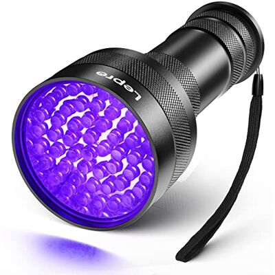 Lepro UV Schwarzlicht Taschenlampe, 395nm UV Lampe mit 51 LEDs HD51 Haustiere Urin-Detektor Ultraviolettes Lampe für Eingetrocknete Flecken Ihrer Hunde, Katzen und Nagetiere auf Teppichen Lepro UV Schwarzlicht Taschenlampe, 395nm UV Lampe mit 51 LEDs HD51 Haustiere Urin-Detektor Ultraviolettes Lampe für Eingetrocknete Flecken Ihrer Hunde, Katzen und Nagetiere auf Teppichen
