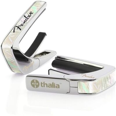 Thalia Fender by Gitarren Kapodaster, offizielles Lizenzprodukt, Perlmutt Einlage mit schwarzem Spaghetti-Logo Thalia Fender by Gitarren Kapodaster, offizielles Lizenzprodukt, Perlmutt Einlage mit schwarzem Spaghetti-Logo
