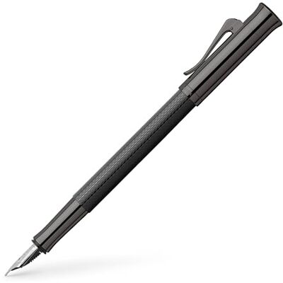 Graf von Faber-Castell 145310 Füllfederhalter Guilloche Black Edition, Federbreite M, mit hochwertiger Geschenkverpackung und Konverter Graf von Faber-Castell 145310 Füllfederhalter Guilloche Black Edition, Federbreite M, mit hochwertiger Geschenkverpackung und Konverter