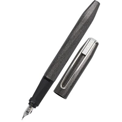 Online Füller Slope Metallic Black, Patronen-Füller mit ergonomischem Griffstück, hochwertige Iridium-Feder medium, Standard-Tintenpatronen, inkl. Kombipatrone blau, für Schule und Büro Online Füller Slope Metallic Black, Patronen-Füller mit ergonomischem Griffstück, hochwertige Iridium-Feder medium, Standard-Tintenpatronen, inkl. Kombipatrone blau, für Schule und Büro