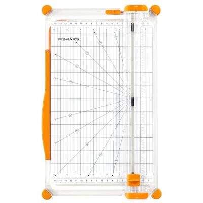 Fiskars SureCut Papierschneidemaschine, A4, Breite Grundfläche Fiskars SureCut Papierschneidemaschine, A4, Breite Grundfläche