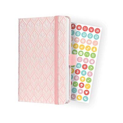 Sigel J2308 Wochenkalender Jolie 2022 Rose Lace ca. A6 rosa Hardcover 174 Seiten mit vielen Infos und praktischen Stickern FSC-zertifiziert Terminplaner Sigel J2308 Wochenkalender Jolie 2022 Rose Lace ca. A6 rosa Hardcover 174 Seiten mit vielen Infos und praktischen Stickern FSC-zertifiziert Terminplaner