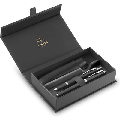 Parker IM Duo Stift-Geschenkset Füller, Kugelschreiber & Etui Schwarze Lackierung mit Chromverzierungen Mittlere Spitze Blaue Tinte Perfekte Geschenke zum Schulabschluss Parker IM Duo Stift-Geschenkset Füller, Kugelschreiber & Etui Schwarze Lackierung mit Chromverzierungen Mittlere Spitze Blaue Tinte Perfekte Geschenke zum Schulabschluss