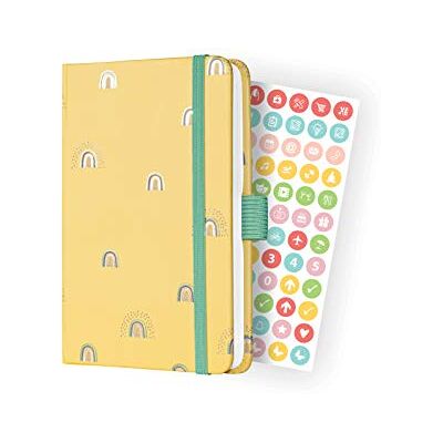 Sigel J2318 Wochenkalender Jolie 2022 Rainbow Butter ca. A6 gelb Hardcover 174 Seiten mit fröhlichem Kalendarium, vielen Infos und praktischen Stickern FSC-zertifiziert Terminplaner Sigel J2318 Wochenkalender Jolie 2022 Rainbow Butter ca. A6 gelb Hardcover 174 Seiten mit fröhlichem Kalendarium, vielen Infos und praktischen Stickern FSC-zertifiziert Terminplaner