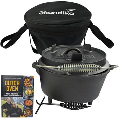 Skandika Dutch Oven Flame Master 8,5 L Gusseisen Topf zum Kochen, inkl. Rezeptbuch der Sauerländer BBCrew, bereits eingebrannt, mit Füßen, Deckelheber, Tragetasche Feuertopf für Grillen, Camping Skandika Dutch Oven Flame Master 8,5 L Gusseisen Topf zum Kochen, inkl. Rezeptbuch der Sauerländer BBCrew, bereits eingebrannt, mit Füßen, Deckelheber, Tragetasche Feuertopf für Grillen, Camping