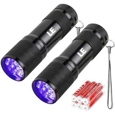 Lepro LED UV Schwarzlicht Taschenlampe mit 9 LEDs, mini UV Lampe Ultraviolettes Licht mit 395nm für Geocaching, Heimtierurindetektoren, Haustiere Urin-Detektor usw. Inklusive 6 AAA Batterien Lepro LED UV Schwarzlicht Taschenlampe mit 9 LEDs, mini UV Lampe Ultraviolettes Licht mit 395nm für Geocaching, Heimtierurindetektoren, Haustiere Urin-Detektor usw. Inklusive 6 AAA Batterien