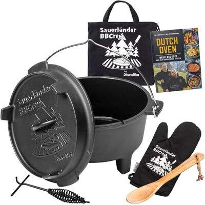 Skandika Dutch Oven der Sauerländer BBCrew 10,25 L Gusseisen Topf mit Emaillierung inkl. Rezeptbuch, Deckelheber & Extras Spülmaschinenfest Mit Füßen Feuertopf für Grillen, Camping Skandika Dutch Oven der Sauerländer BBCrew 10,25 L Gusseisen Topf mit Emaillierung inkl. Rezeptbuch, Deckelheber & Extras Spülmaschinenfest Mit Füßen Feuertopf für Grillen, Camping