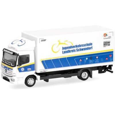 Herpa LKW Modell Mercedes-Benz Atego 13 Koffer-LKW im Maßstab 1:87 Originalgetreues Lastwagen-Miniaturmodell aus Kunststoff für Sammler und Modellbahn-Fans ab 14 Jahren, Made in Germany Herpa LKW Modell Mercedes-Benz Atego 13 Koffer-LKW im Maßstab 1:87 Originalgetreues Lastwagen-Miniaturmodell aus Kunststoff für Sammler und Modellbahn-Fans ab 14 Jahren, Made in Germany