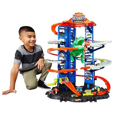 Hot Wheels Garage, Parkgarage inkl. 2 Spielzeugautos, mit mehrstöckiger Autorennbahn, T-Rex Angriff und Platz für +100 Autos, Höhe: 90cm, Auto Spielzeug, Spielzeug ab 5 Jahre, GJL14 Hot Wheels Garage, Parkgarage inkl. 2 Spielzeugautos, mit mehrstöckiger Autorennbahn, T-Rex Angriff und Platz für +100 Autos, Höhe: 90cm, Auto Spielzeug, Spielzeug ab 5 Jahre, GJL14