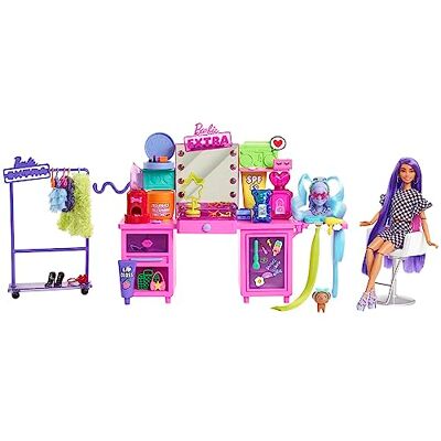 Barbie GYJ70 Extra Spielset mit exklusiver Puppe, Hündchen & 45+ Teile, Spielzeug ab 3 Jahren Barbie GYJ70 Extra Spielset mit exklusiver Puppe, Hündchen & 45+ Teile, Spielzeug ab 3 Jahren