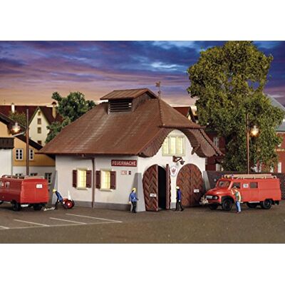 Kibri 38032 H0 Ländliche Feuerwehrstation - Modelleisenbahn-Set Kibri 38032 H0 Ländliche Feuerwehrstation - Modelleisenbahn-Set