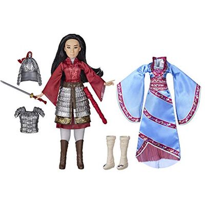 Mulan Two Reflections Set, Modepuppe mit 2 Outfits und Zubehör, Spielzeug inspiriert von Disneys Mulan Film Mulan Two Reflections Set, Modepuppe mit 2 Outfits und Zubehör, Spielzeug inspiriert von Disneys Mulan Film
