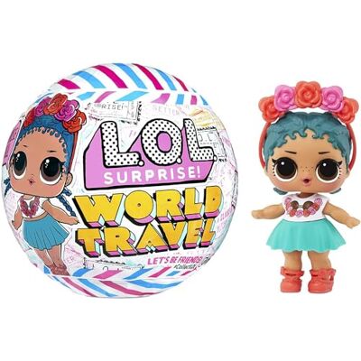L.O.L. Surprise! World Travel Tots Trendiges Püppchen mit 8 Überraschungen Geheime Botschaft, Mode, Accessoires und Mehr Zum Sammeln, Zufällige Zusammenstellung Geschenk für Kinder ab 4 Jahren L.O.L. Surprise! World Travel Tots Trendiges Püppchen mit 8 Überraschungen Geheime Botschaft, Mode, Accessoires und Mehr Zum Sammeln, Zufällige Zusammenstellung Geschenk für Kinder ab 4 Jahren