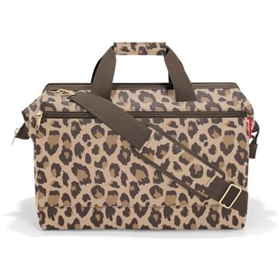 reisenthel Allrounder L Pocket Leo Macchiato – Vielseitige Doktortasche für Reise, Arbeit und Freizeit – Mit praktischer Trolley-Aufsteckfunktion reisenthel Allrounder L Pocket Leo Macchiato – Vielseitige Doktortasche für Reise, Arbeit und Freizeit – Mit praktischer Trolley-Aufsteckfunktion
