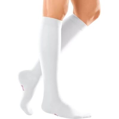 medi ven elegance Knielange Kompressionsstrümpfe Damen – Elegante Stützstrümpfe Damen mit geschlossener Spitze – Kompressionsstrümpfe Klasse 2 ohne Haftband medi ven elegance Knielange Kompressionsstrümpfe Damen – Elegante Stützstrümpfe Damen mit geschlossener Spitze – Kompressionsstrümpfe Klasse 2 ohne Haftband