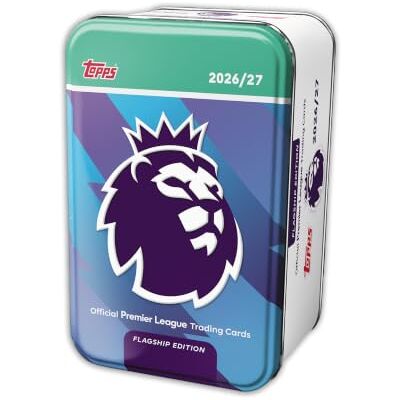 Topps Flagship Premier League 2026/27 Trading Cards Super Tin 2 Jede Super Tin enthält 50 Karten, darunter 3 On-Fire-Karten und 2 exklusive Blue-Voltage-Parallels! Topps Flagship Premier League 2026/27 Trading Cards Super Tin 2 Jede Super Tin enthält 50 Karten, darunter 3 On-Fire-Karten und 2 exklusive Blue-Voltage-Parallels!