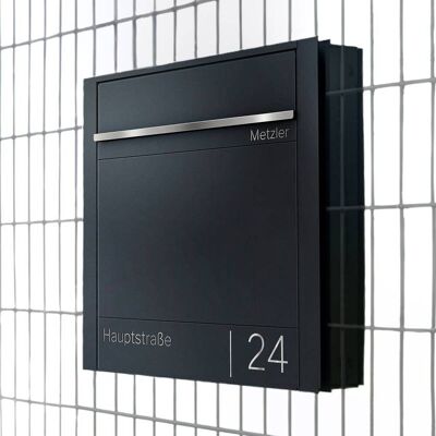 Metzler Briefkasten für Zaunmontage Zaunbriefkasten personalisiert mit Gravur Anthrazit RAL 7016 Emma Metzler Briefkasten für Zaunmontage Zaunbriefkasten personalisiert mit Gravur Anthrazit RAL 7016 Emma
