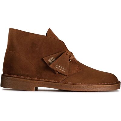 Diese Clarks Desert Boots sind aus hochwertigem Wildleder gefertigt. Die Innenseite der Schuhe ist aus Leder, wodurch sie wunderbar weich und atmungsaktiv sind. Die Kreppsohle bietet hervorragenden Halt und Dämpfung, so dass Sie den ganzen Tag bequem lauf Diese Clarks Desert Boots sind aus hochwertigem Wildleder gefertigt. Die Innenseite der Schuhe ist aus Leder, wodurch sie wunderbar weich und atmungsaktiv sind. Die Kreppsohle bietet hervorragenden Halt und Dämpfung, so dass Sie den ganzen Tag bequem lauf