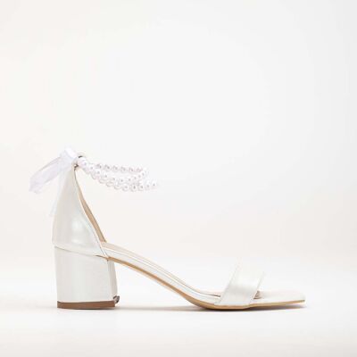 Forever & Always Illy Niedrig Block Absatz Sandalen with Pearls Elfenbein EU 36 Forever & Always Illy Niedrig Block Absatz Sandalen with Pearls Elfenbein EU 36