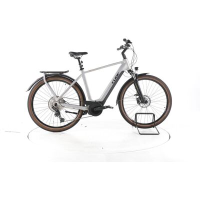 Cube Touring Hybrid Pro Trekking E-Bike pearlysilver black L / 58 cm Cube Touring Hybrid Pro Trekking E-Bike pearlysilver black L / 58 cm
