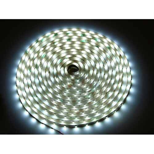 epiLED® Sehr heller LED Strip / LED Band / LED Streifen 5m 12V DC weiß / kaltweiß 6500K 30 Watt 3000 Lumen 300 SMD selbstklebend, kürzbar & dimmbar Schutzklasse IP64