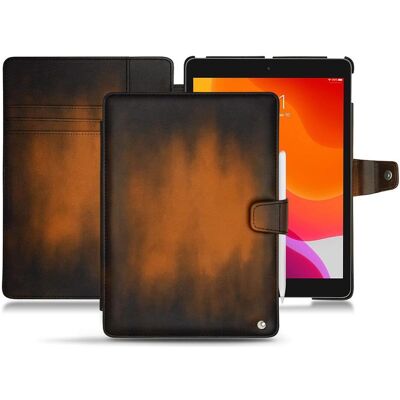 Noreve Lederschutzhülle Wallet (Apple iPad 2019 (7. Gen), Apple iPad 2020 (8. Gen), Apple iPad 2021 (9. Gen)), Tablet Hülle, Braun Noreve Lederschutzhülle Wallet (Apple iPad 2019 (7. Gen), Apple iPad 2020 (8. Gen), Apple iPad 2021 (9. Gen)), Tablet Hülle, Braun