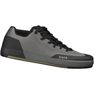 FIZIK Gravita Versor Flat Fahrradschuh - Grau - Downhill & Enduro FIZIK Gravita Versor Flat Fahrradschuh - Grau - Downhill & Enduro