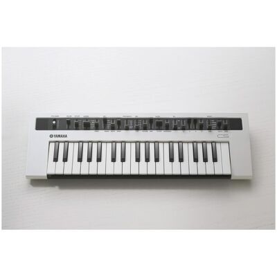 Yamaha Reface CS, Synthesizer, Weiss Yamaha Reface CS, Synthesizer, Weiss