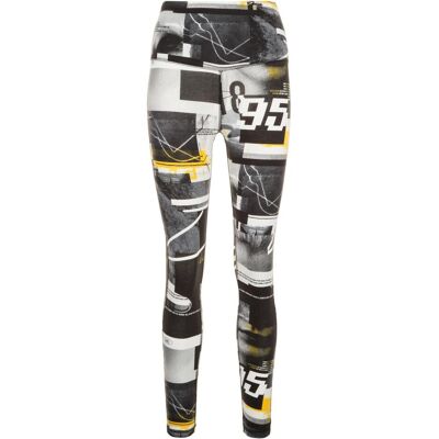 Reebok, Damen, Tights, Meet You There AOP Trainingstight Damen, Schwarz, Weiss Reebok, Damen, Tights, Meet You There AOP Trainingstight Damen, Schwarz, Weiss