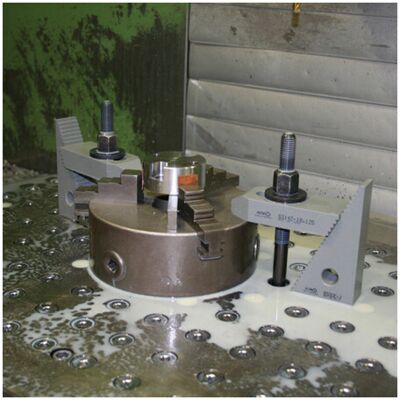 AMF Stiftschraube DIN6379 M18x80mm vergütet auf 8.8 (84947) AMF Stiftschraube DIN6379 M18x80mm vergütet auf 8.8 (84947)