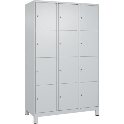 C + P Möbelsysteme C+P Schließfachschrank Classic PLUS, Füße, 3 Abteile, 1950x1200x500mm, 7035/7035 Innenhöhe Gefach oben (oberes 453 mm Front RAL 7035 Lichtgrau ; C + P (080010-324 S10009) C + P Möbelsysteme C+P Schließfachschrank Classic PLUS, Füße, 3 Abteile, 1950x1200x500mm, 7035/7035 Innenhöhe Gefach oben (oberes 453 mm Front RAL 7035 Lichtgrau ; C + P (080010-324 S10009)