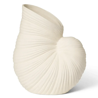 Ferm Living - Shell Vase - Weiß - Keramik - Designer Trine Andersen Ferm Living - Shell Vase - Weiß - Keramik - Designer Trine Andersen