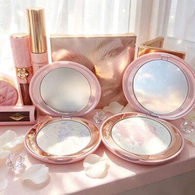Charlotte Tilbury Matt-Lippenstift, aufbaubar & Kontur-Stift, leichtes & Airbrush-Puder, Soft-Focus, mattierend, Reisegröße, Geschenk Charlotte Tilbury Matt-Lippenstift, aufbaubar & Kontur-Stift, leichtes & Airbrush-Puder, Soft-Focus, mattierend, Reisegröße, Geschenk