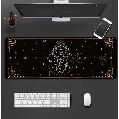 INF Skorpion-Tastaturmatte mit Umrandung - Großes, schwarzes Gaming-Mauspad mit Sternzeichen-Design INF Skorpion-Tastaturmatte mit Umrandung - Großes, schwarzes Gaming-Mauspad mit Sternzeichen-Design