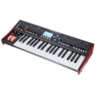 Behringer DeepMind 6 Behringer DeepMind 6
