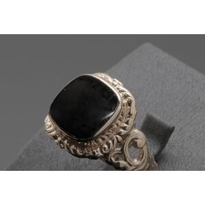 Ring med sort onyx i 14 karat guld