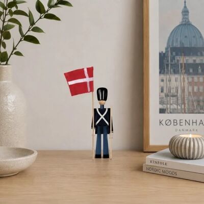 Kay Bojesen Fanebærer Mini, Mørkeblå Kay Bojesen Fanebærer Mini, Mørkeblå