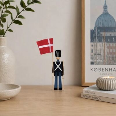 Kay Bojesen Fanebærer Mini, Mørkeblå Kay Bojesen Fanebærer Mini, Mørkeblå