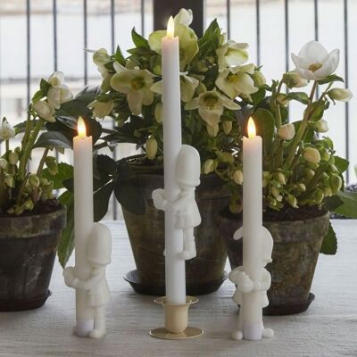 Sirius Tinka Nisse Med Led-Kronelys, H28,5cm, Hvid Sirius Tinka Nisse Med Led-Kronelys, H28,5cm, Hvid