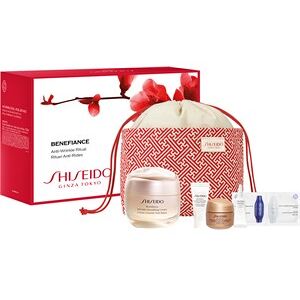 Shiseido Ansigtspleje linjer Benefiance Gave sæt BENEFIANCE Wrinkle Smoothing Cream 50 ml + BENEFIANCE Wrinkle Smoothing Contour Serum 5 ml + BENEFIANCE Overnight Wrinkle Resisting Cream 15 ml + BENEFIANCE Wrinkle Smoothing Eye Cream 3 ml + BIO-PERFORMANC